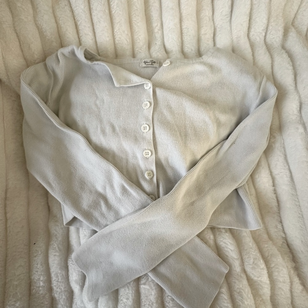 brandy melville cropped white button up!!